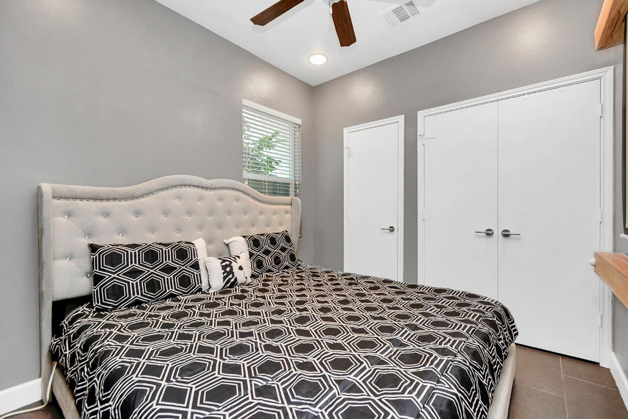 N-E-G Skai Midtown Of Houston 빌라 외부 사진